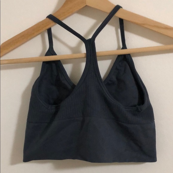 NWOT Aritzia Parklife sports bra - Picture 2 of 3